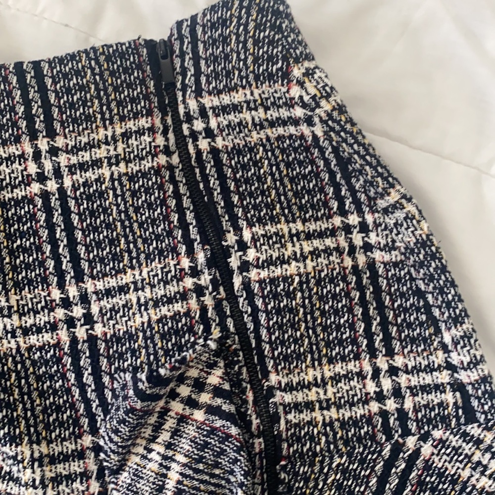 Zara Trafaluc Collection Mini Skirt Tweed Frayed assymetric Ruffle hem Small - Picture 4 of 9